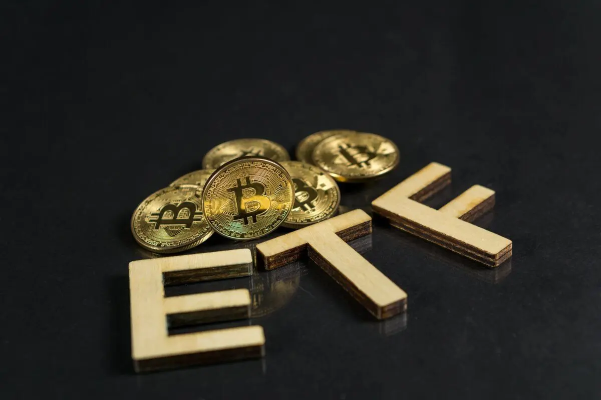 Рекордні щоденні коштовні потоки до нових Bitcoin ETF спостерігаються, оскільки загальний обсяг володіння BTC зростає до 3 мільярдів доларів.